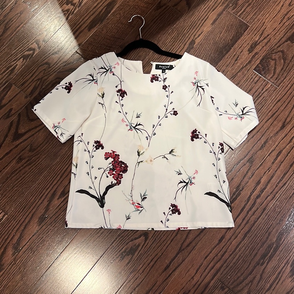Pretty top size small